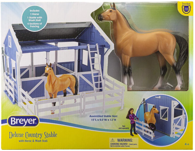 Breyer Deluxe Country Stable with Horse & Wash Stall