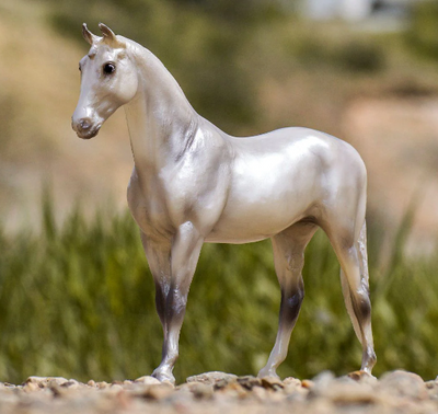 Breyer Pearly Grey Trakehner 960